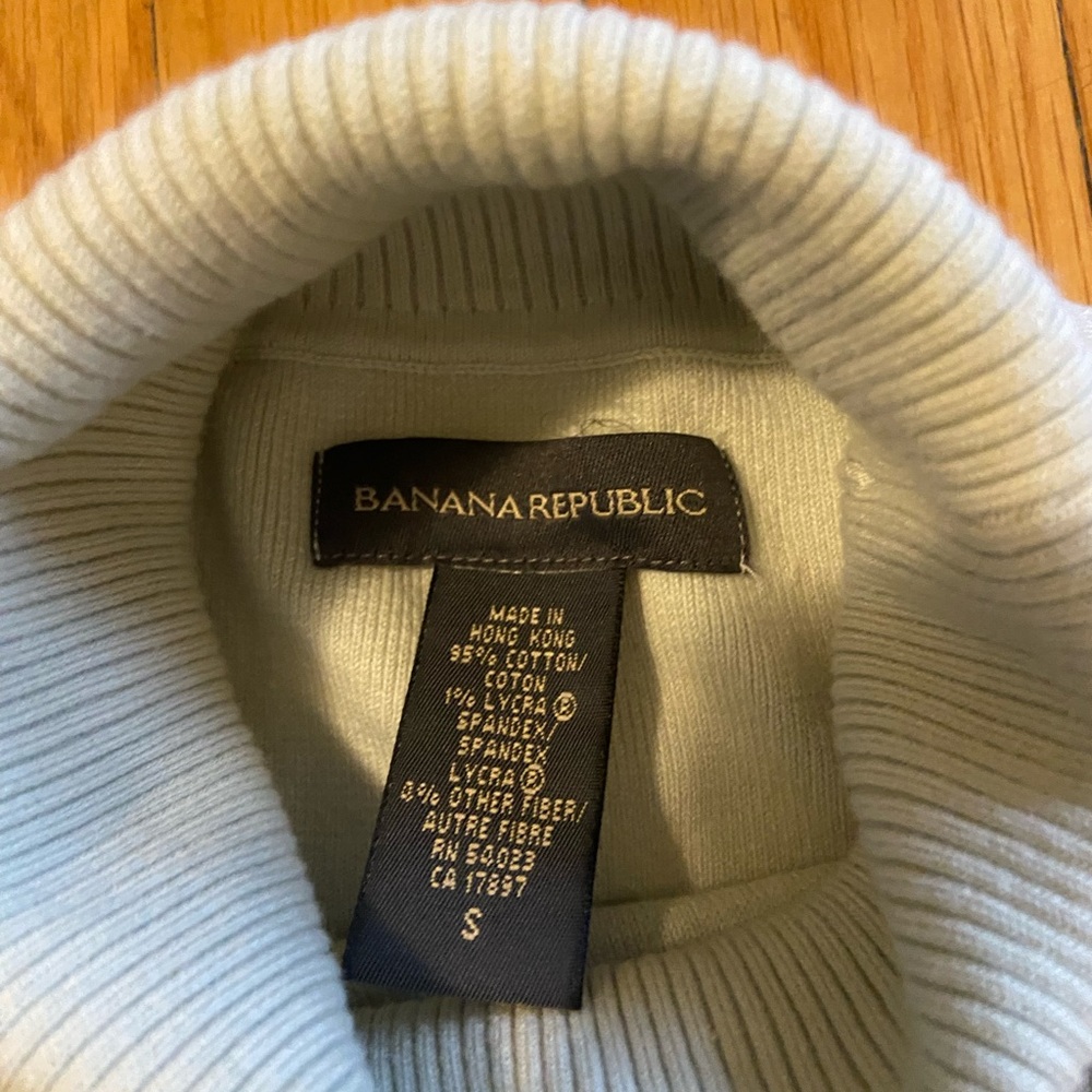 Banana Republic sleeveless turtleneck tank - Picture 4 of 5